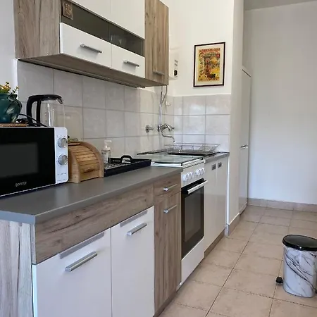 Apartment Arena 011 *