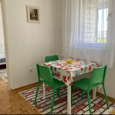 Arena 011 Apartment